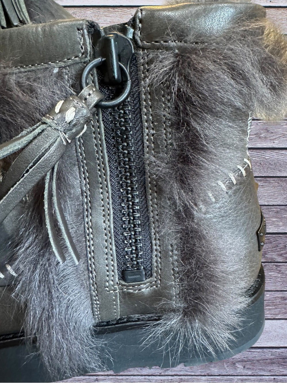 UGG Rare Fluff Punk Grey Leather Sheepskin Shearling Boots Size 9 NIB - Picture 8 of 16